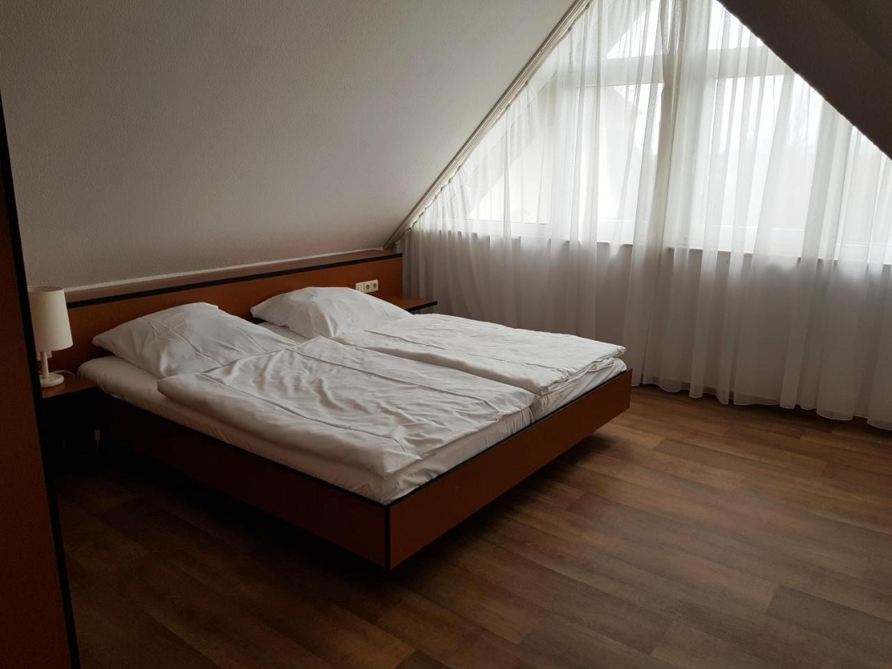 Fewo 18 Im Strandhaus Lobbe Mit Balkon Chambre photo